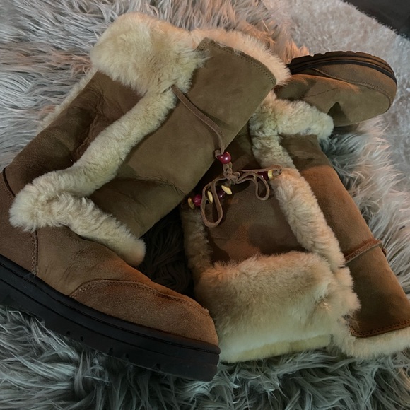 UGG Shoes - UGGS Sundance II Boots